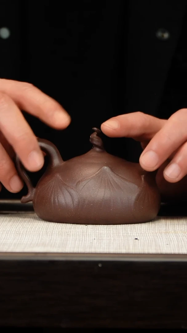 茶壶紫砂四底荷花