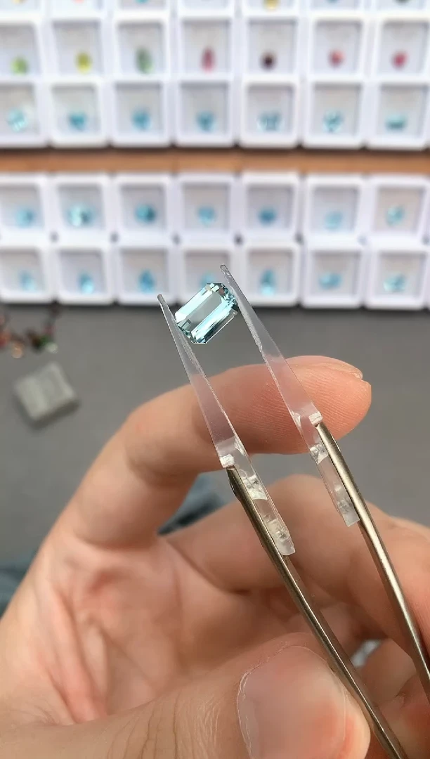 未镶嵌裸石定制海蓝宝石1.34ct 03061
