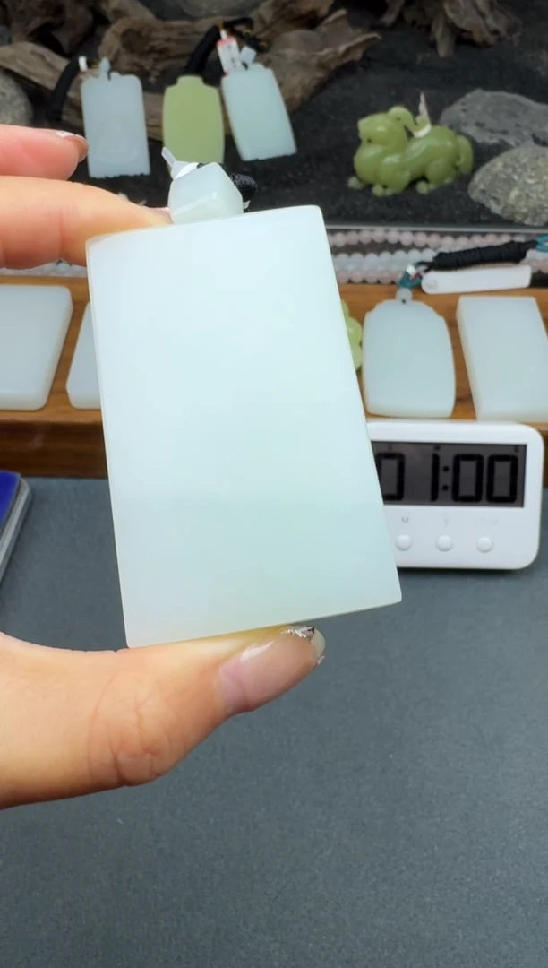 颈饰未镶嵌和田玉3