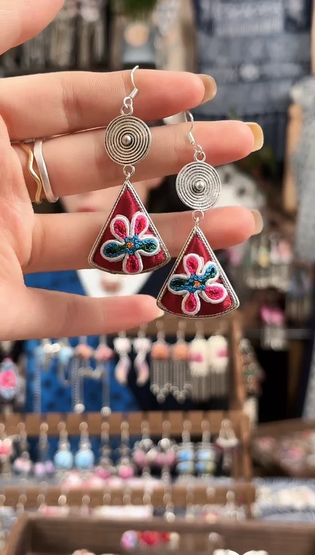 织绣民族风非遗老绣饰品198