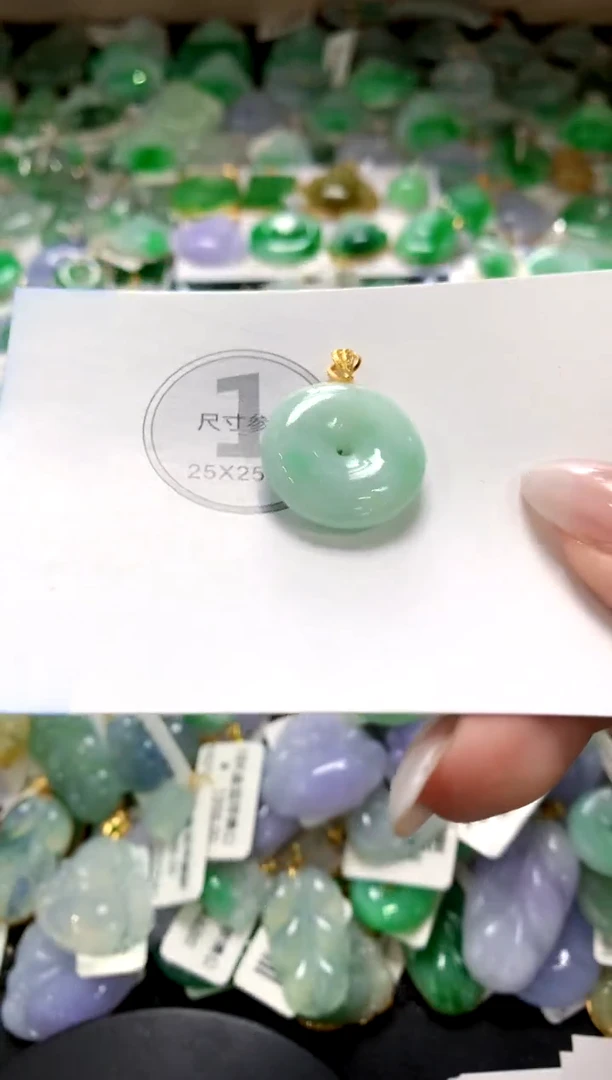 翡翠未镶嵌颈饰1111111111111111