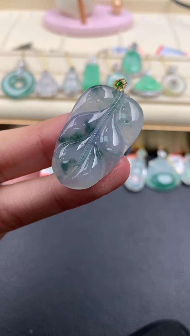 【闪购商品】翡翠颈饰18K金镶嵌A872