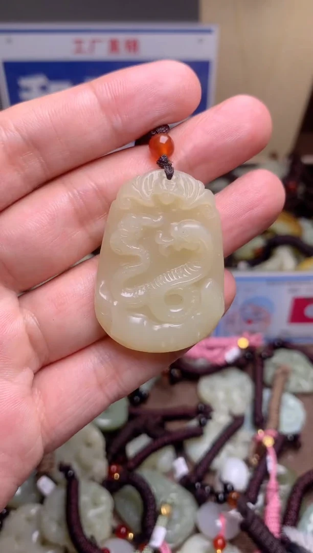 颈饰未镶嵌和田玉1