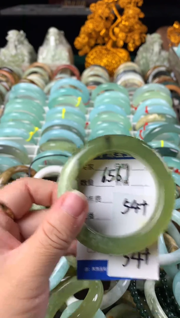 【闪购商品】蛇纹石玉手镯未镶嵌6561