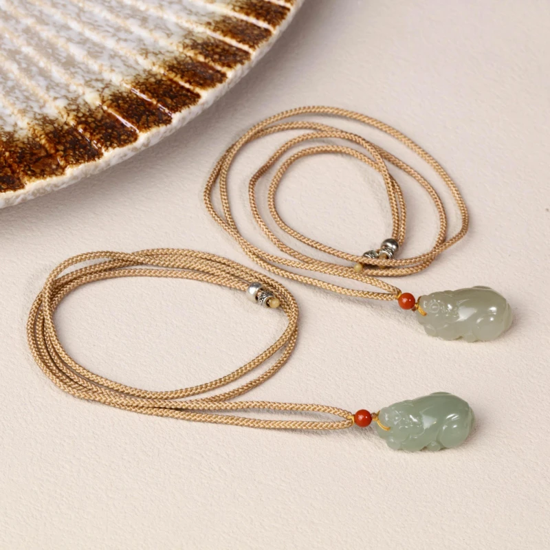 和田玉晴水貔貅吊坠多样性发货B010409