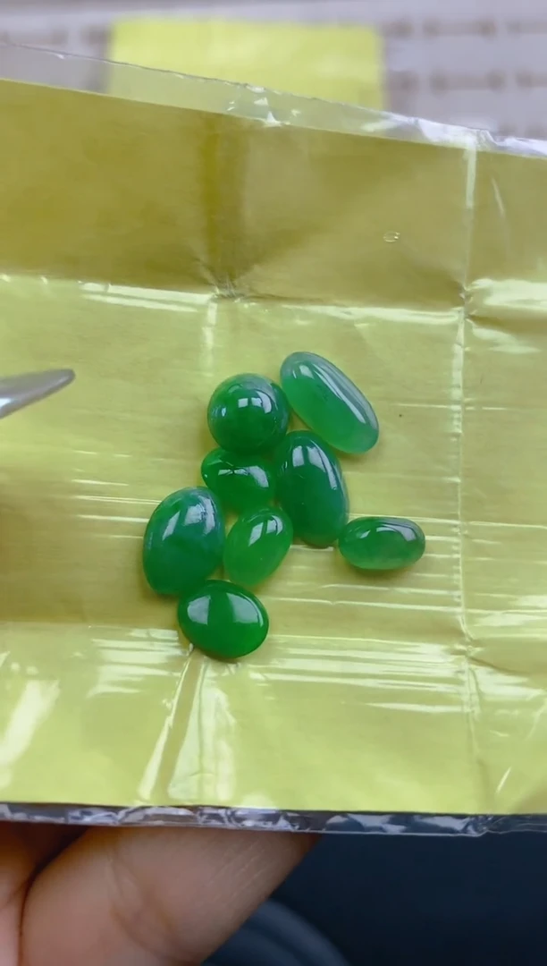 定制翡翠未镶嵌天然翡翠蛋面39