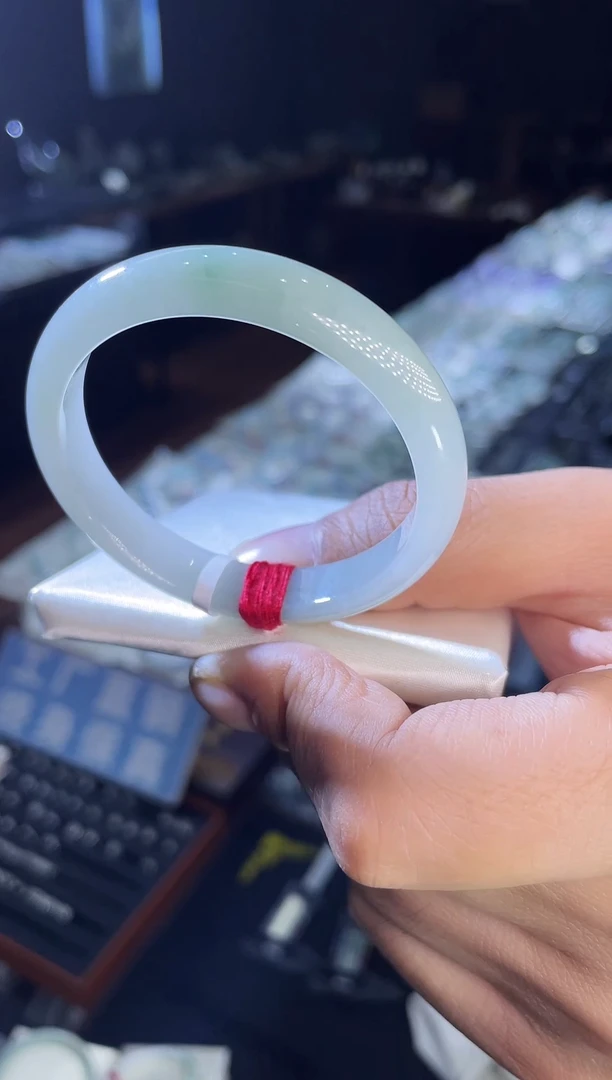 未镶嵌手镯翡翠50