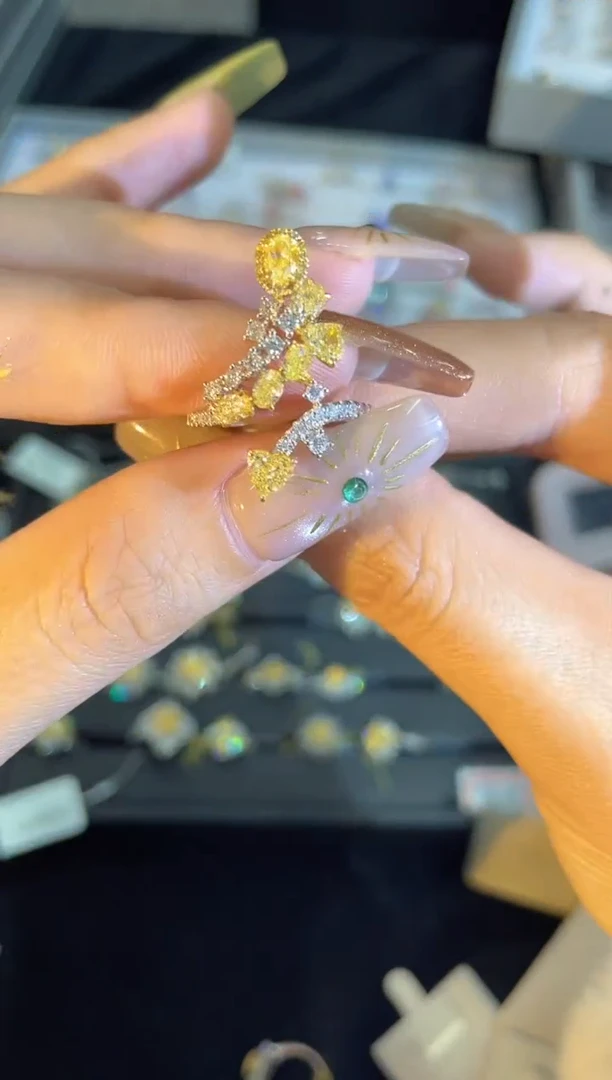 18K金镶嵌戒指钻石HY