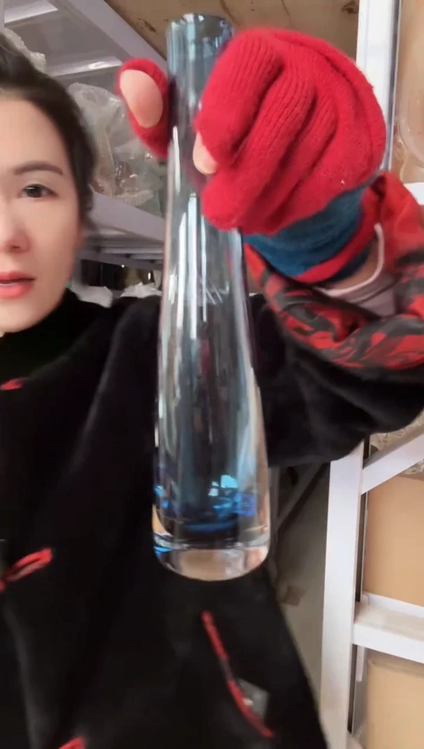 102直播玻璃花瓶