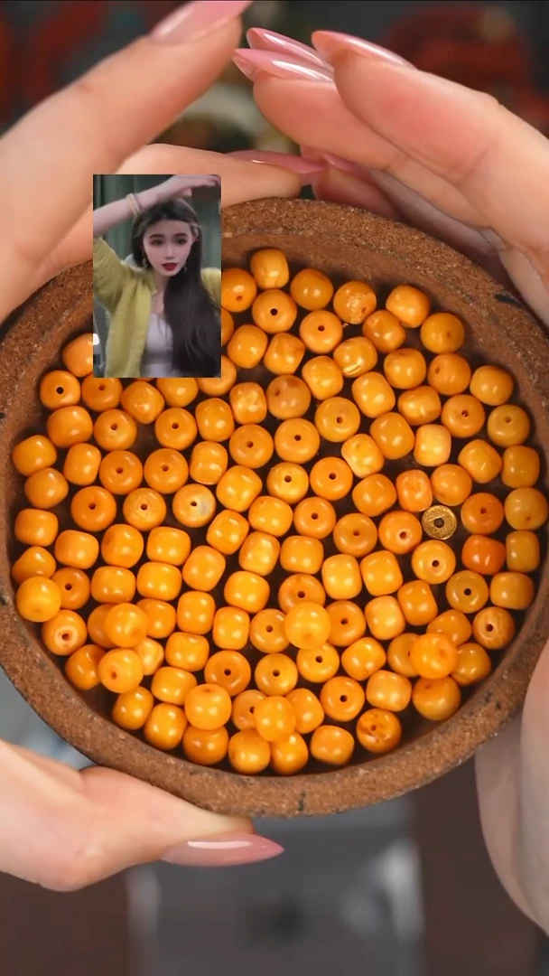 【闪购商品】蜜蜡手串未镶嵌111111111