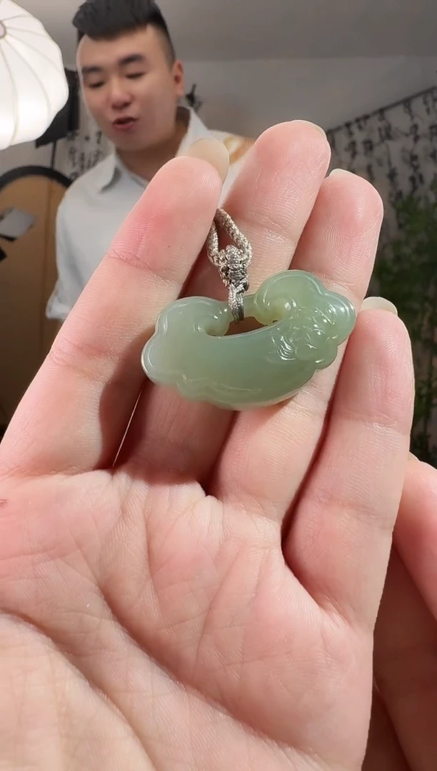颈饰未镶嵌和田玉锁