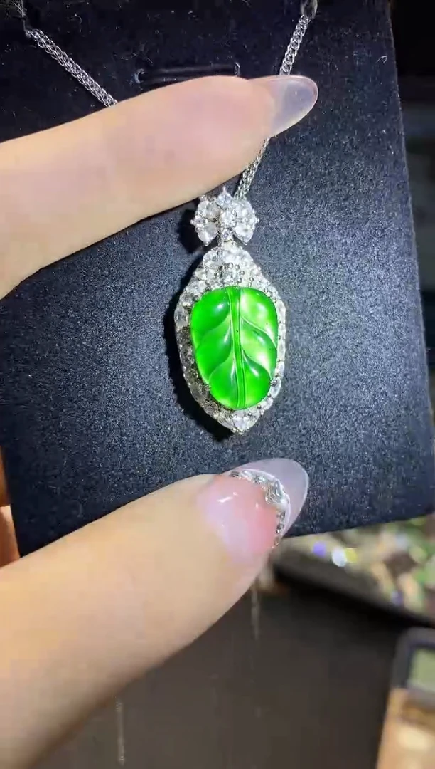 【闪购商品】翡翠吊坠(不含链)未镶嵌多样性发货发其一