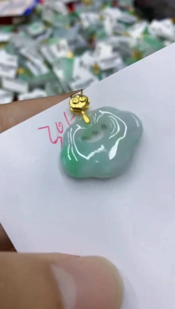 翡翠未镶嵌颈饰1111111111