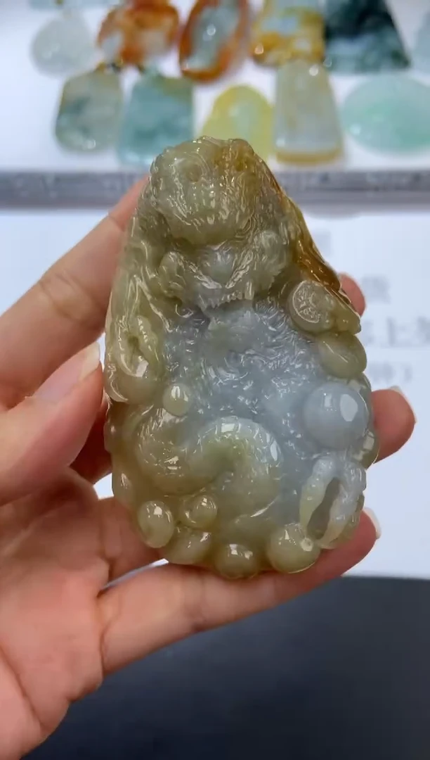未镶嵌挂件翡翠374720  多人