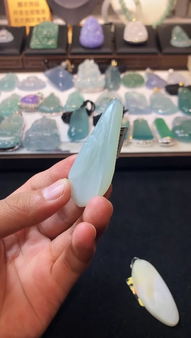未镶嵌定制翡翠爱****松  S毛货不退不换