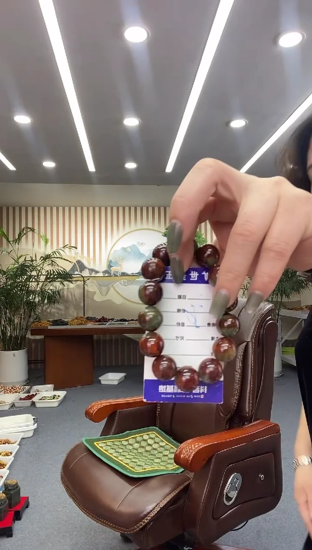 未镶嵌手链透闪石质玉手串