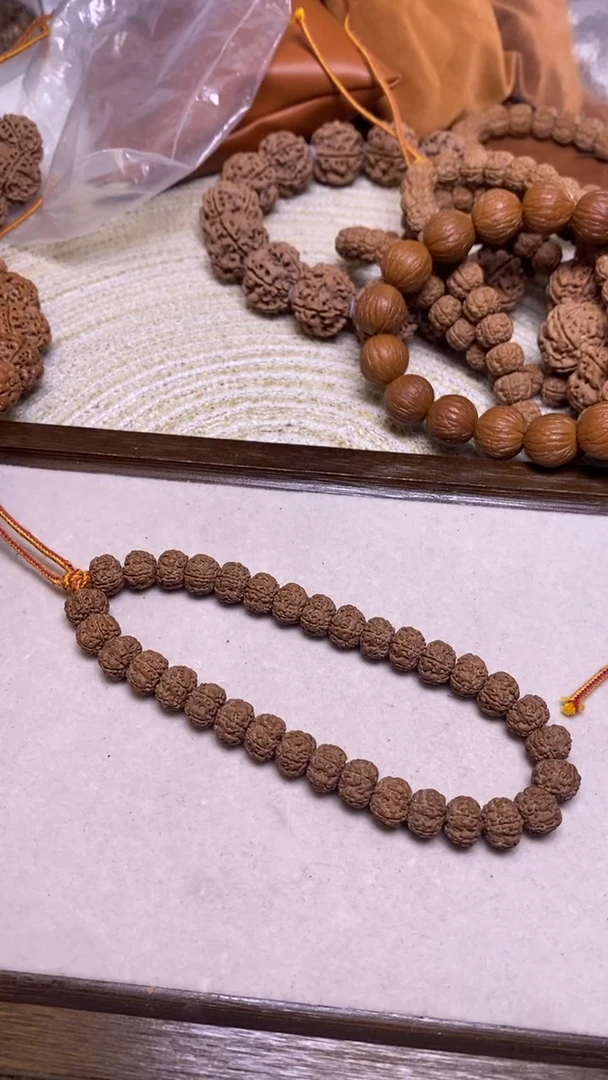 金刚菩提手串平细9.6手持