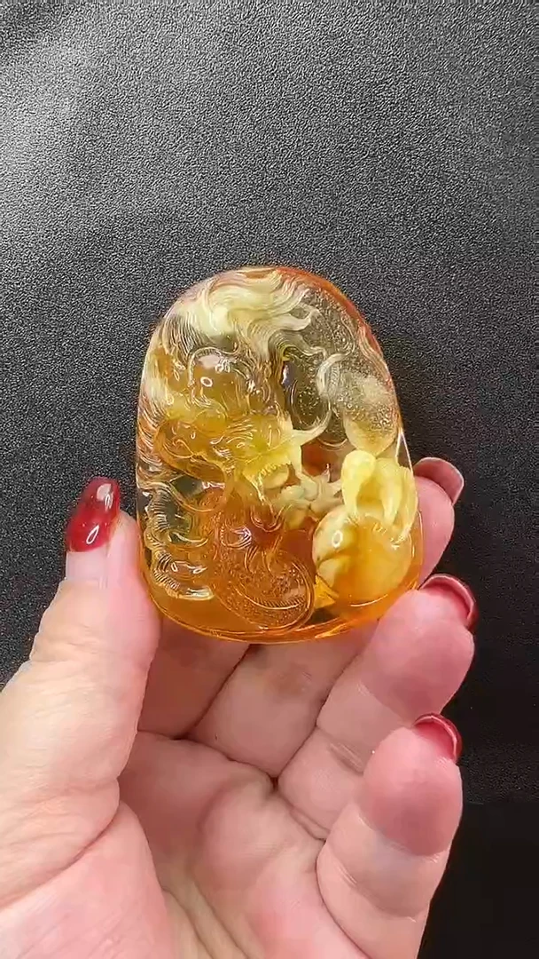 未镶嵌颈饰琥珀吊坠