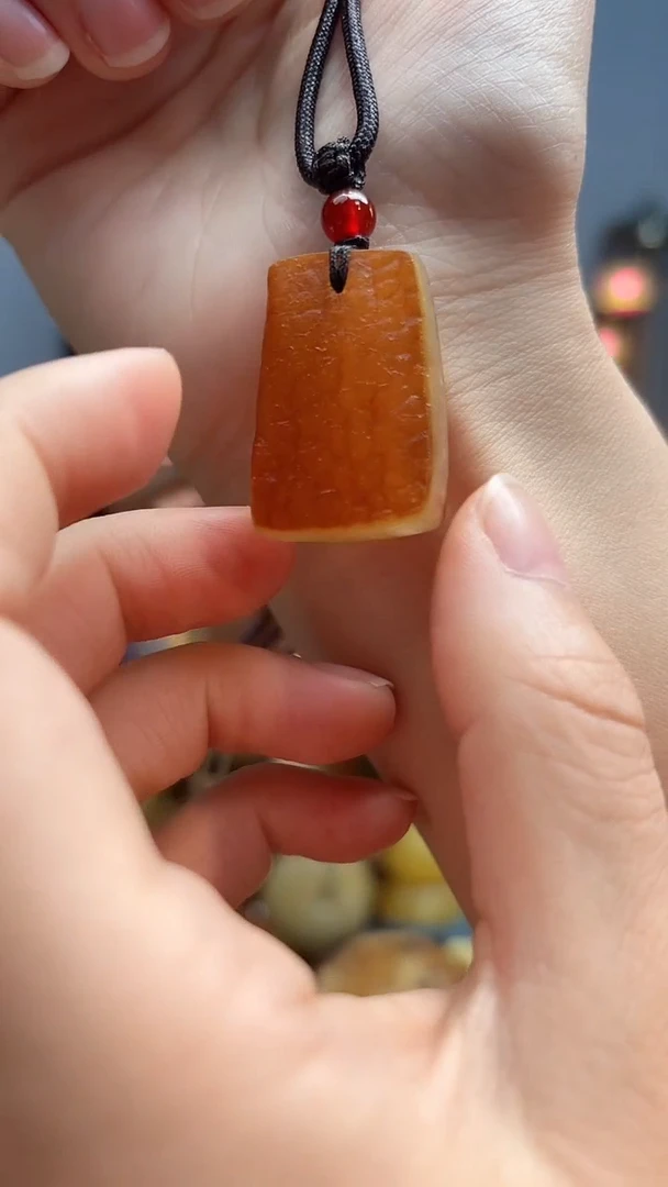 琥珀颈饰未镶嵌吊坠