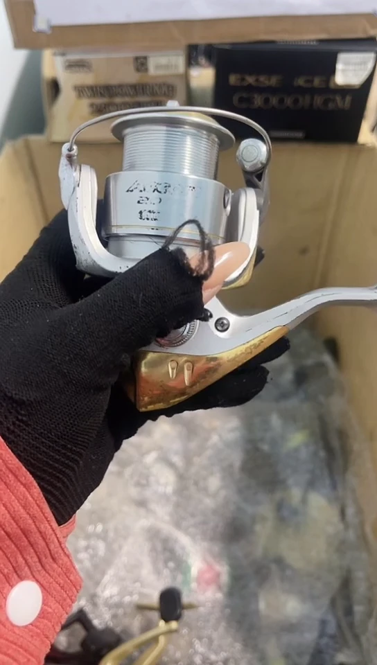 随**）亚钓鱼轮，微瑕孤品，成色，型号直播间讲解为准，看好再下单