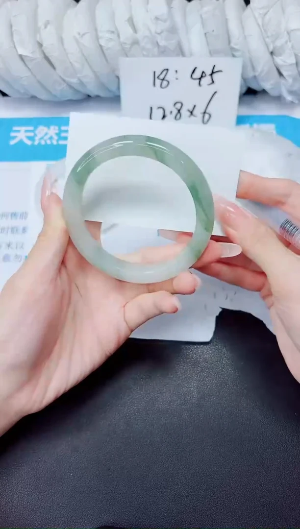 石英质玉手镯未镶嵌69/58.3