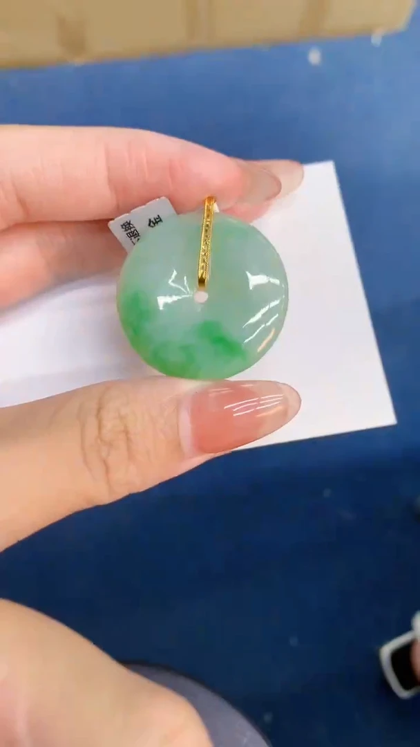 翡翠18K金镶嵌颈饰           1