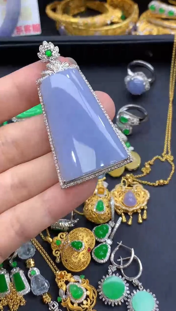 颈饰18K金镶嵌翡翠649-中国好珍宝