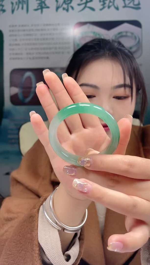 【闪购商品】石英质玉手镯未镶嵌非洲翠手镯多样性发货