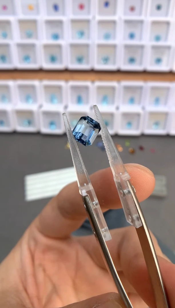 未镶嵌裸石定制尖晶石2.57ct