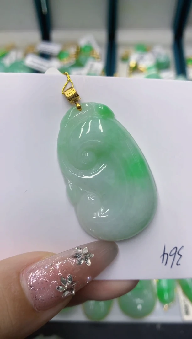 颈饰18K金镶嵌翡翠111111
