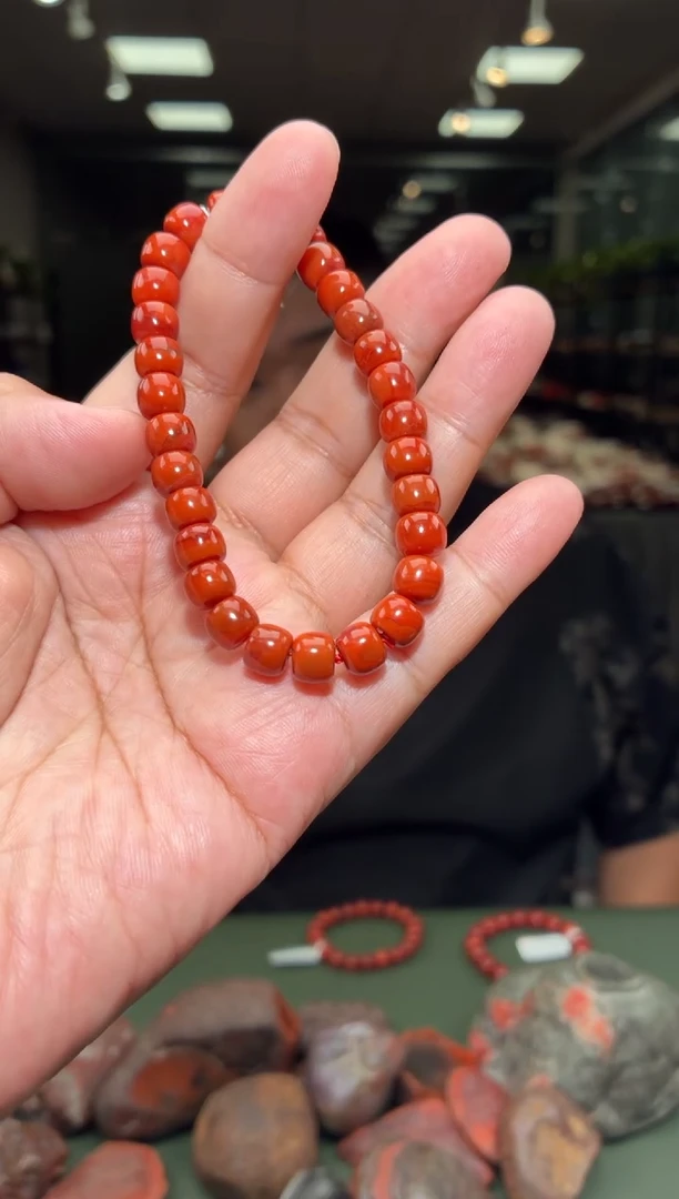 未镶嵌手串南红玛瑙单圈手串一条约7mm多样性发货