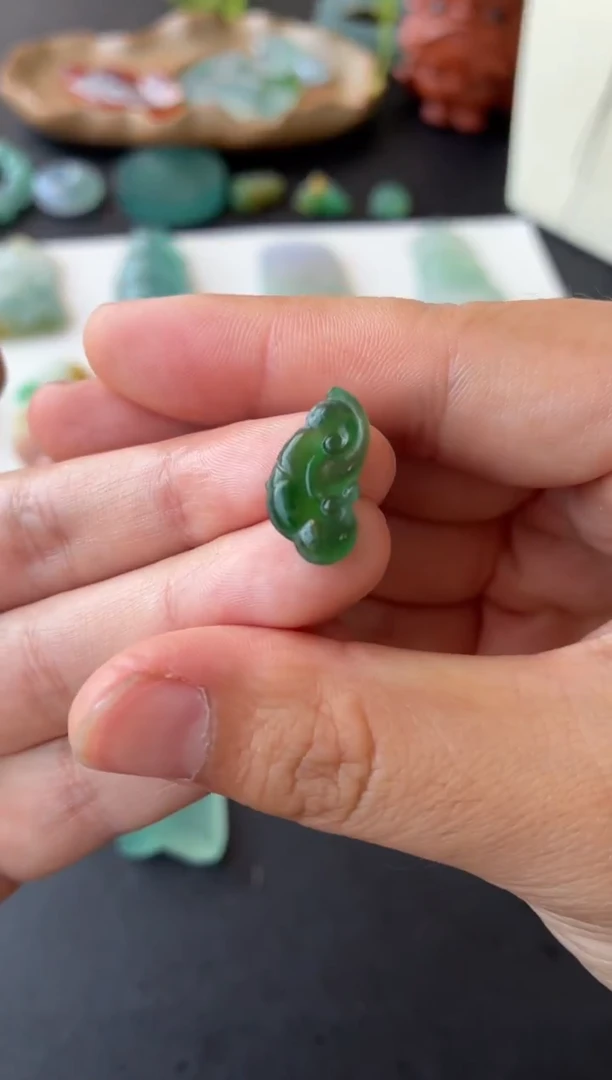 未镶嵌定制翡翠翡翠