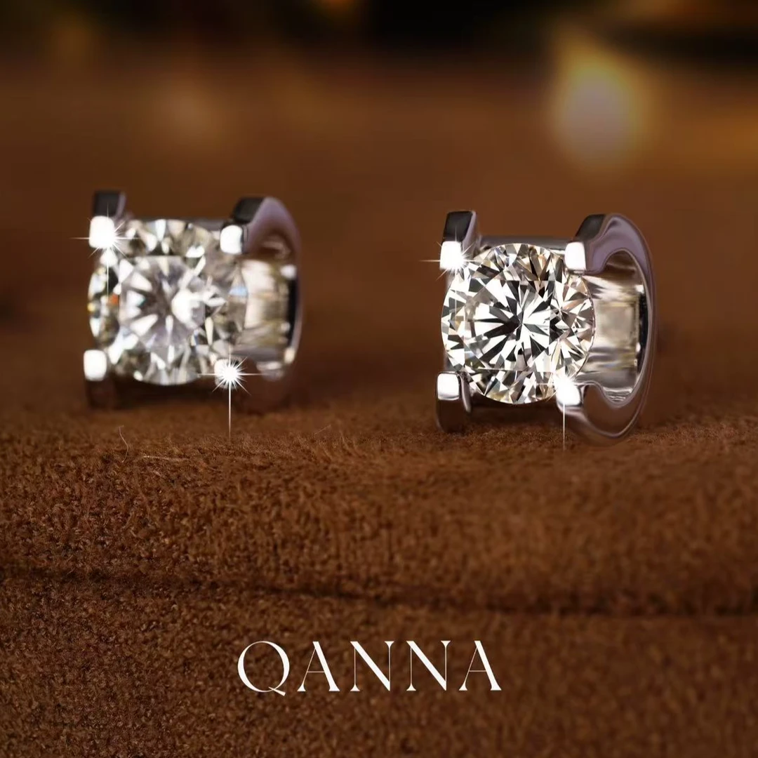QANNA【大钻牛头】【共1克拉】18K金经典时尚轻奢单钻钻石耳钉AY