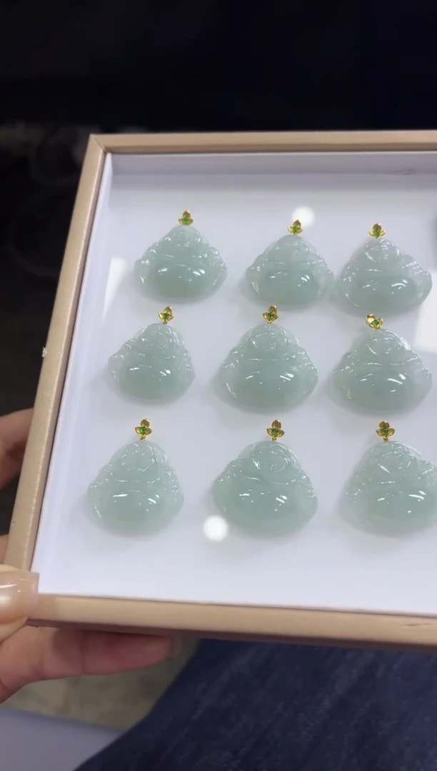 颈饰18K金镶嵌翡翠V84 /多样性发一件/配绳子