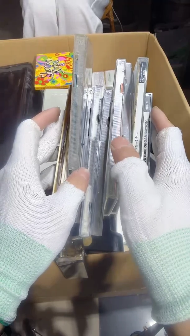 8新?****?   374中古商品，瑕疵品，不保好坏。