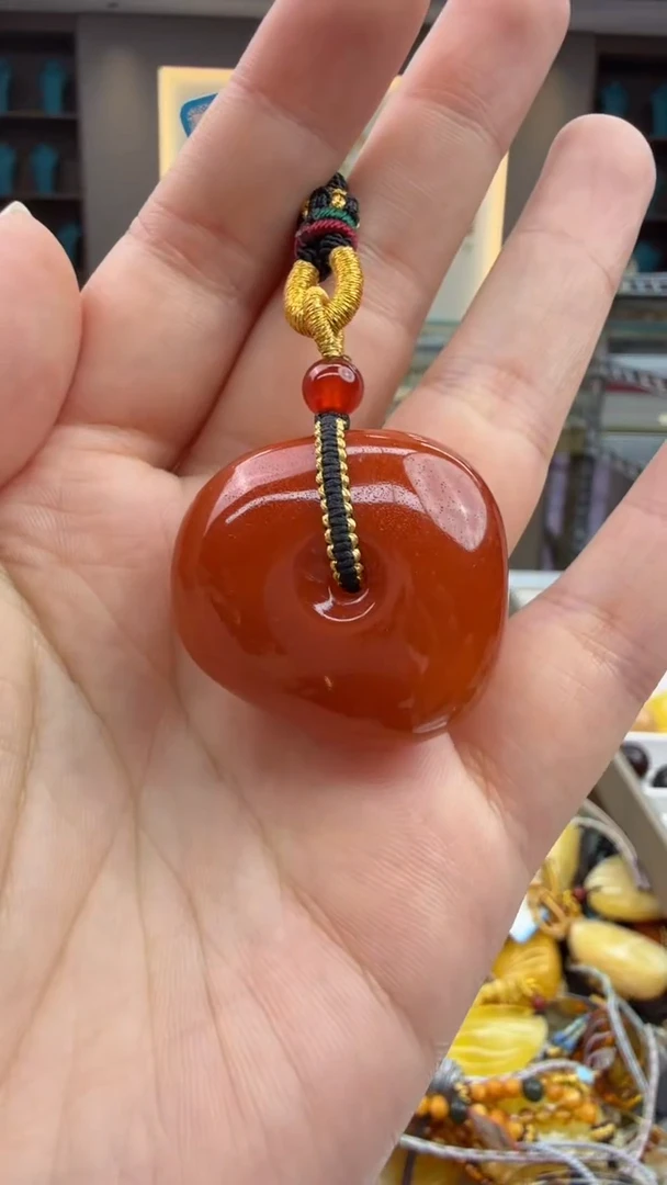 琥珀颈饰未镶嵌189秒拍号 假一罚三