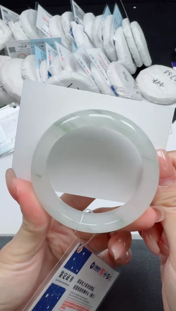 未镶嵌手镯石英质玉0108-5152