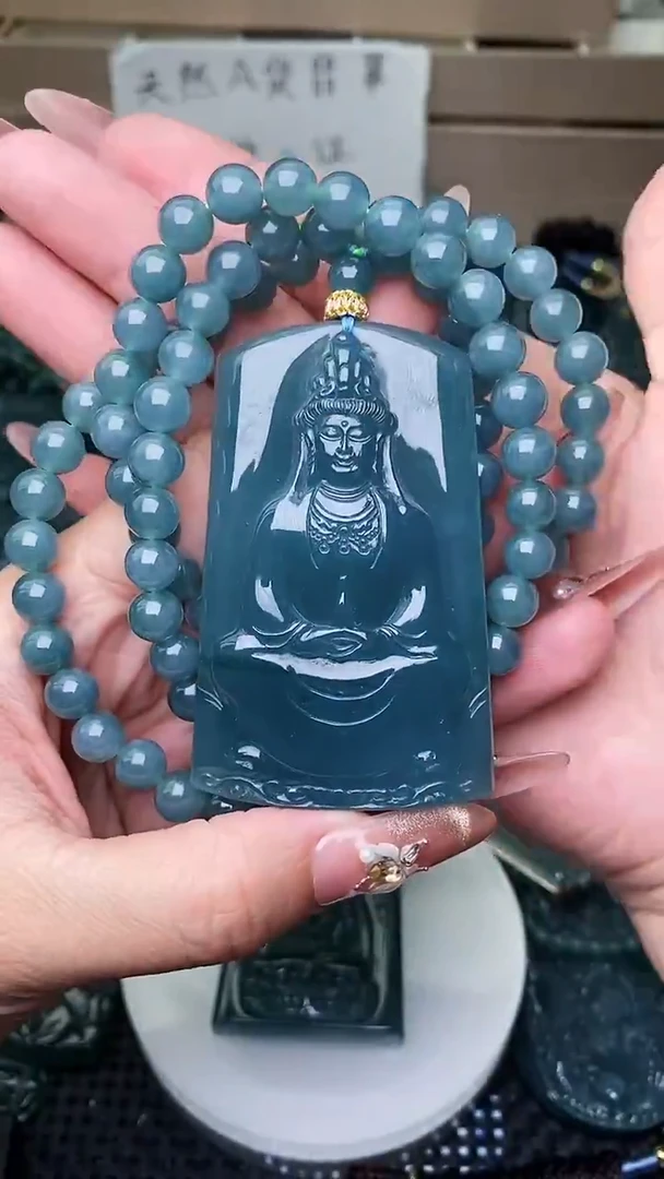 颈饰未镶嵌翡翠