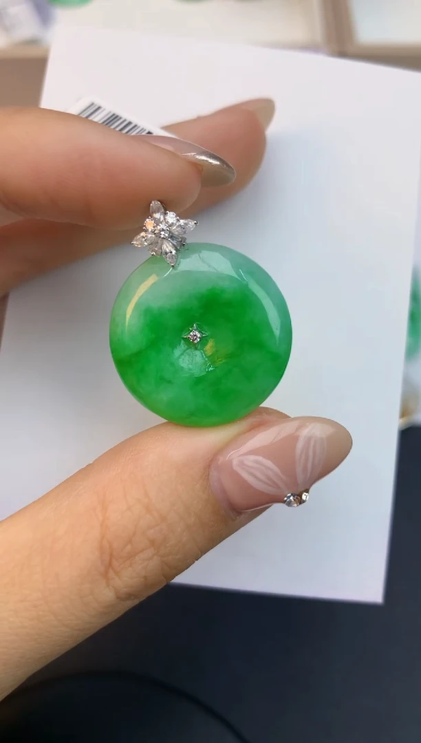 颈饰18K金镶嵌翡翠天然缅甸a货翡翠百元以上9元证书费自理