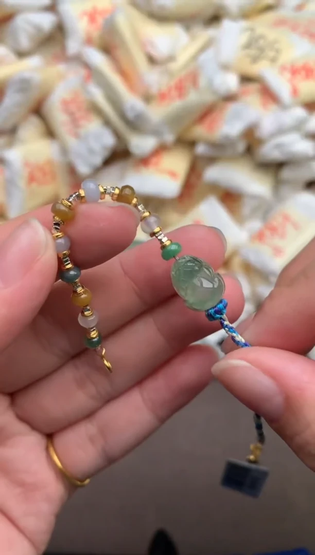 翡翠挂件未镶嵌—
