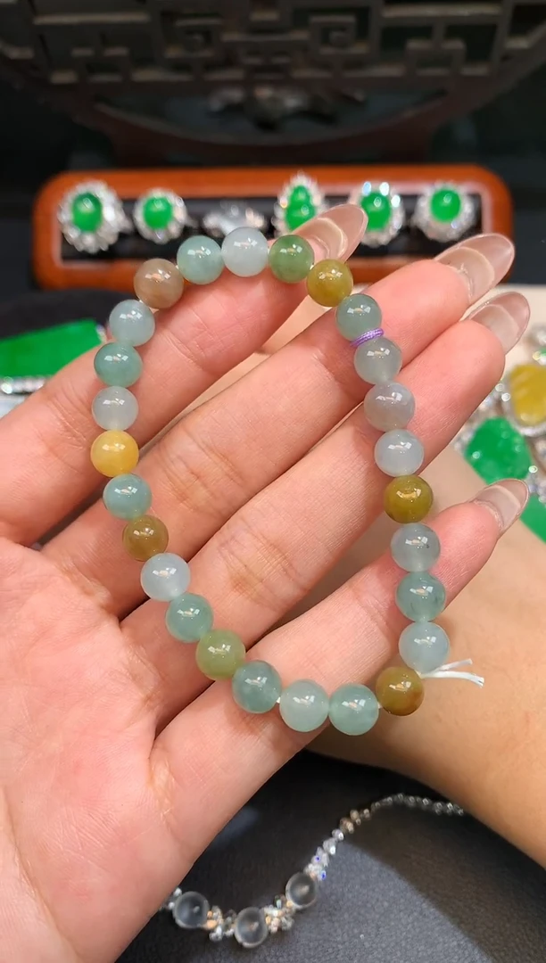 颈饰未镶嵌翡翠手串