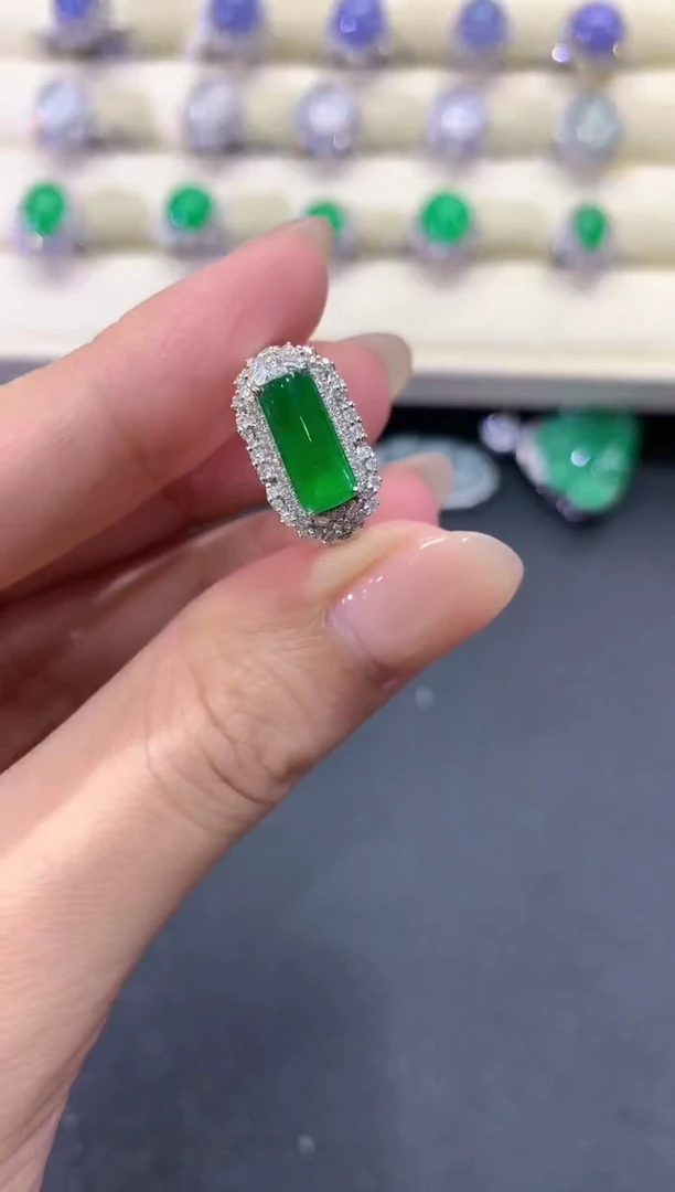 【闪购商品】翡翠戒指18K金镶嵌a198