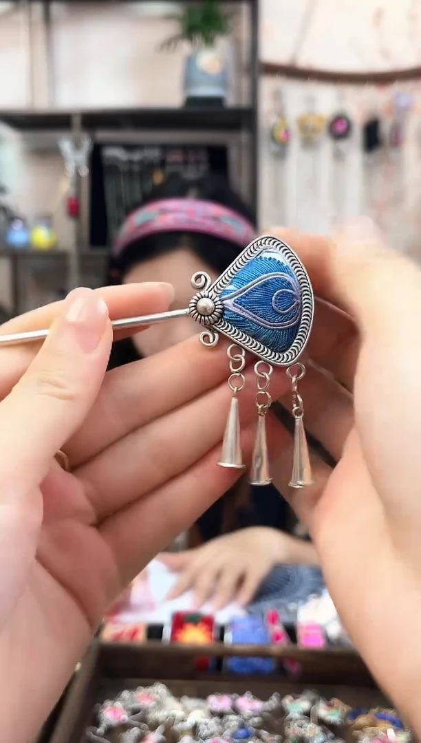 织绣民族风非遗老绣饰品505