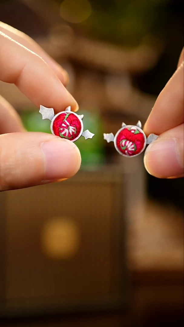 刺绣私人定制苗族手工A687