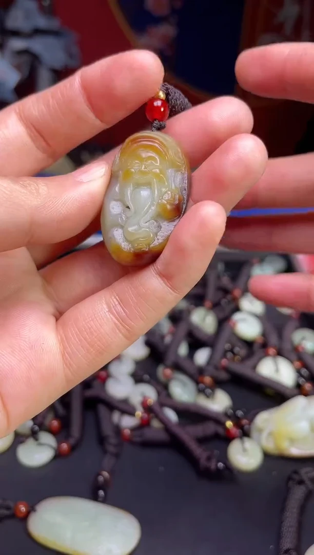 颈饰未镶嵌和田玉1