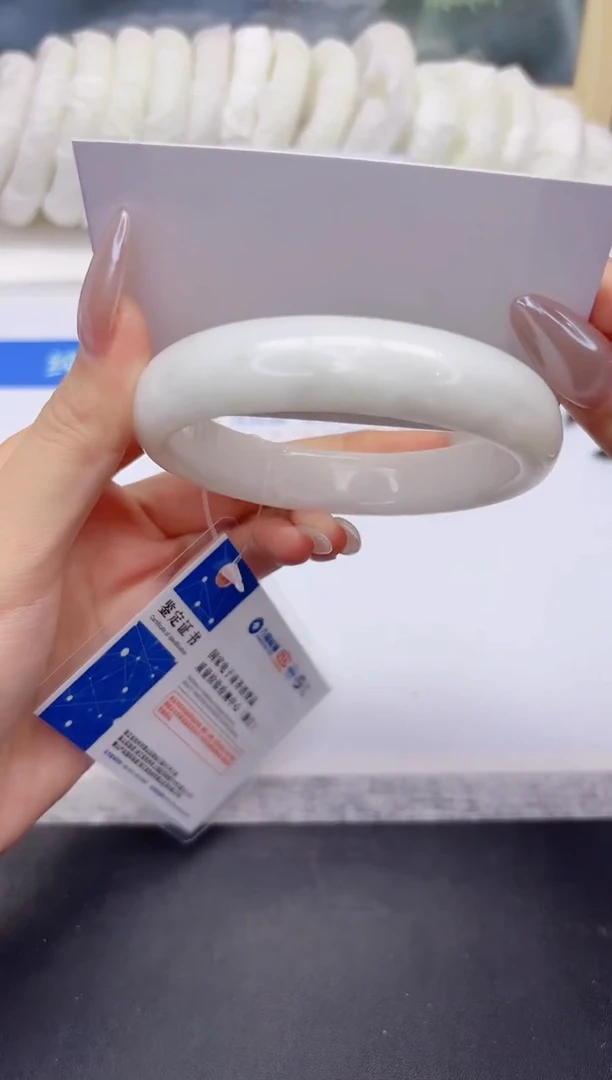 和田玉手镯未镶嵌6-64