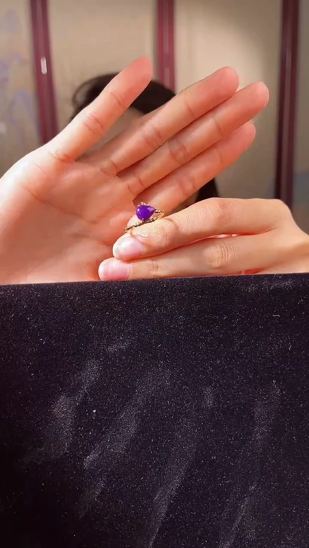 【闪购商品】苏纪石（舒俱来）戒指18K金镶嵌