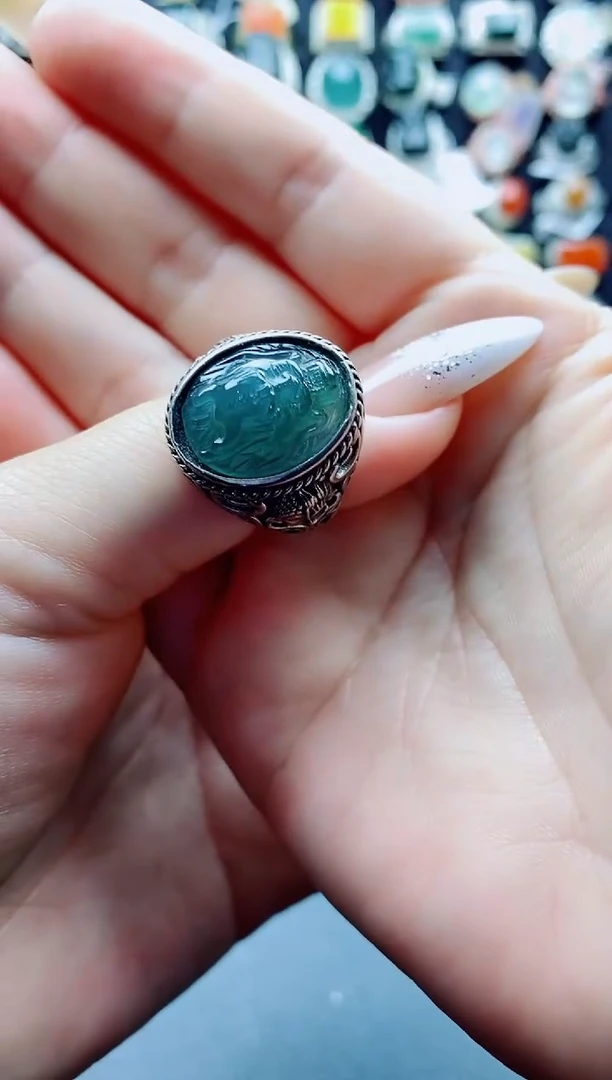 未镶嵌戒指翡翠聚****?天然翡翠A货男戒