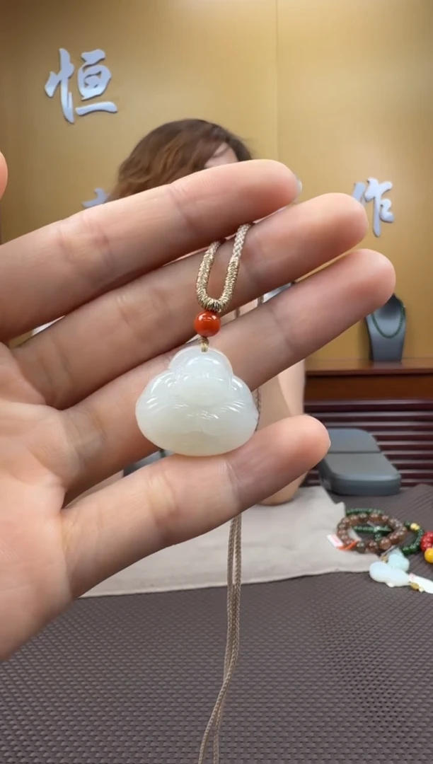 和田玉未镶嵌颈饰挂件
