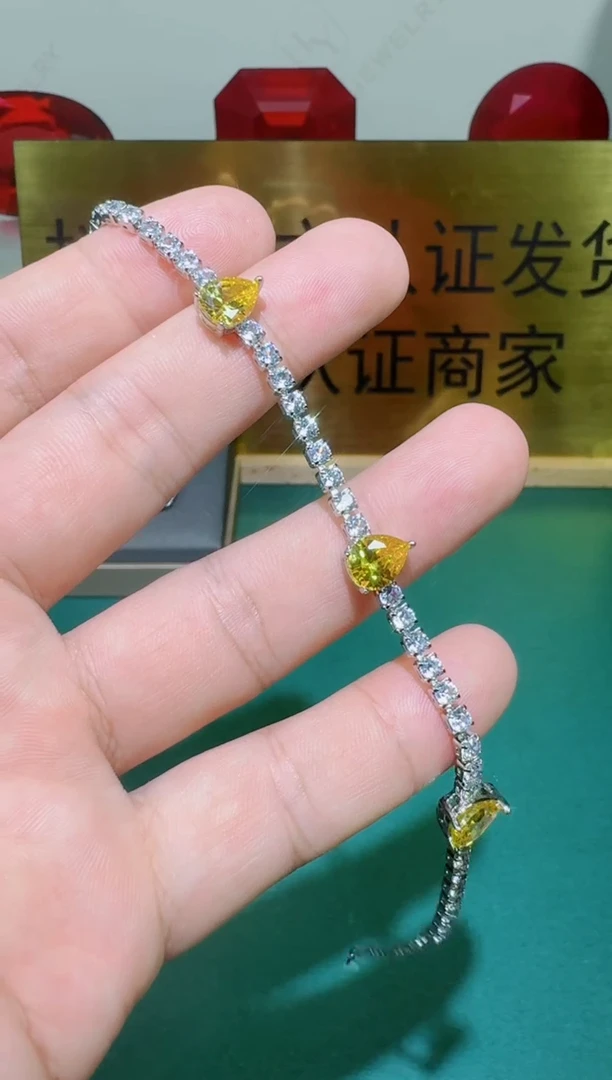 18K金镶嵌手链钻石1